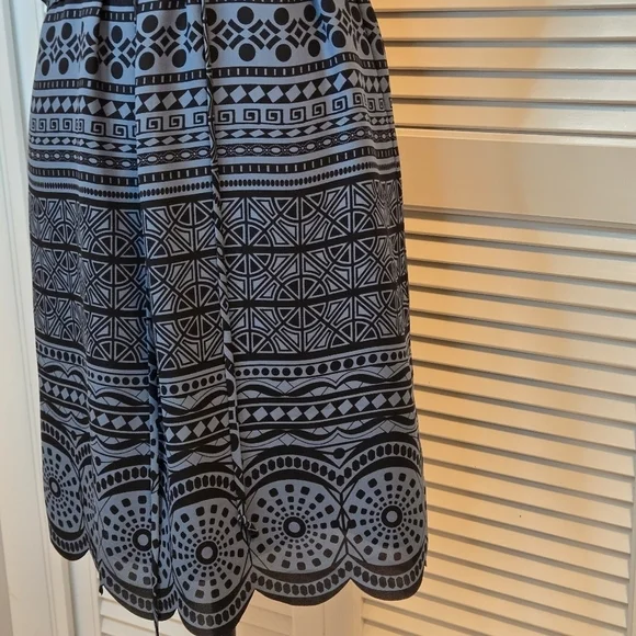 LOFT Blue and Black Midi Scalloped Hem Dress Geometric Pattern Size 4 Tie Waist - Picture 4 of 8